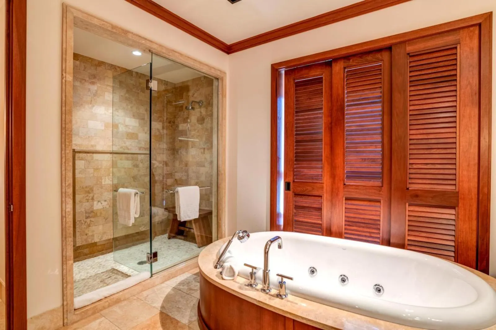Kbm Resorts Free Car Palapala At Montage Kapalua Bay Ocean Front Resort Apartment